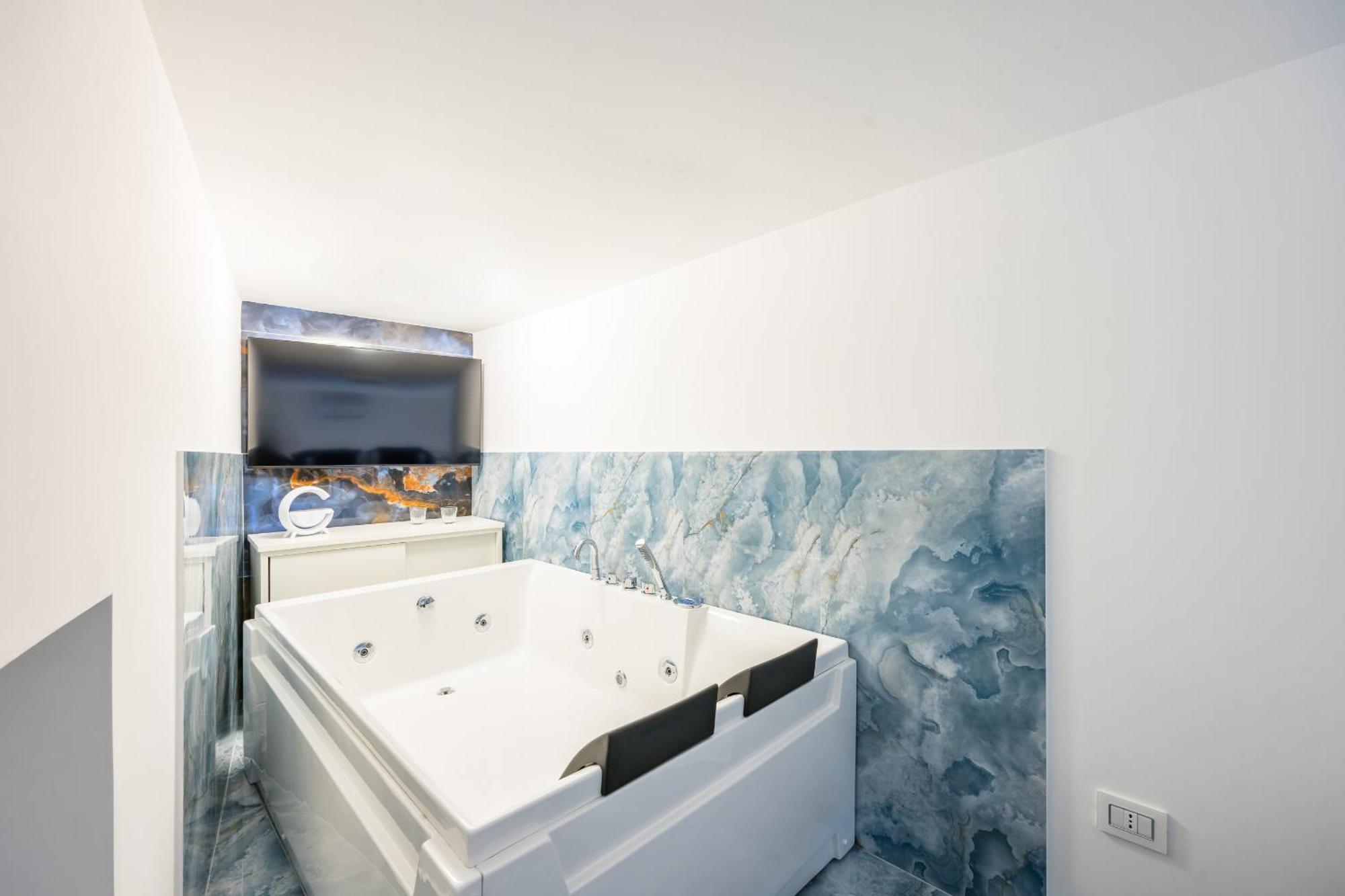 Mergellina Sea Studio With Jacuzzi By Wonderful Italy